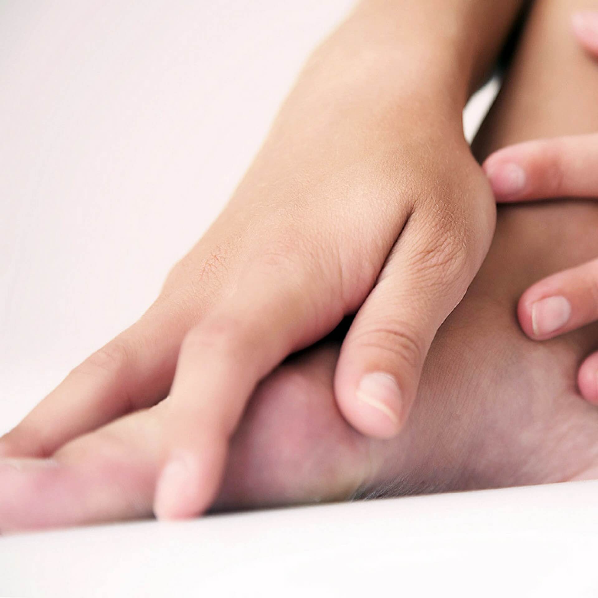 A systematic review and meta-analysis of a-lipoic acid in the treatment of diabetic peripheral neuropathy